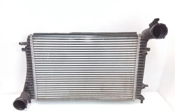 Volkswagen Golf V Intercooler radiator