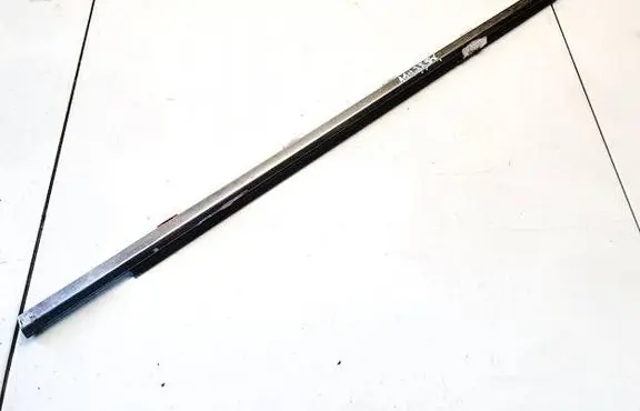 Lexus GS 300 350 430 450H Front door glass trim molding 