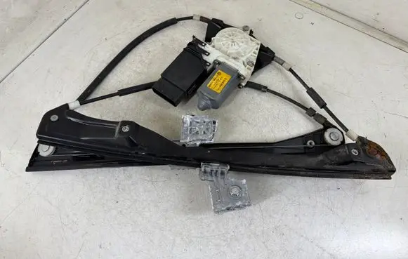 Volkswagen Golf IV Front door window regulator with motor 1J1959802D
