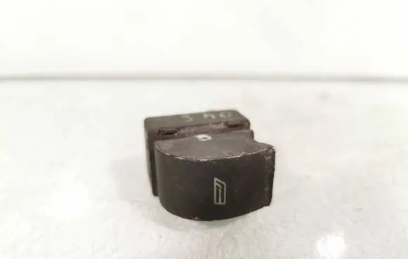 Volvo S40, V40 Electric window control switch
