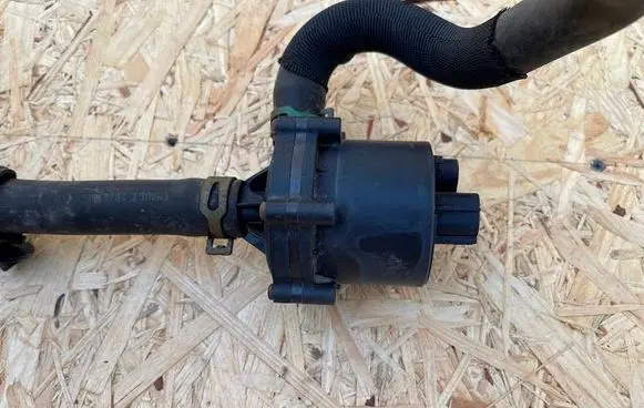 Renault Fluence Water pump 11266B0844