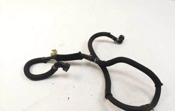 Nissan Juke I F15 Fuel line pipe