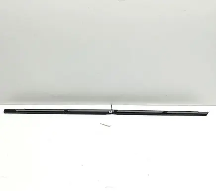 Volvo XC90 Front door glass trim molding 32378401
