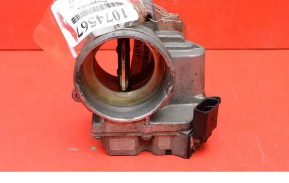 Volkswagen PASSAT B6 Throttle body valve 03G128063C