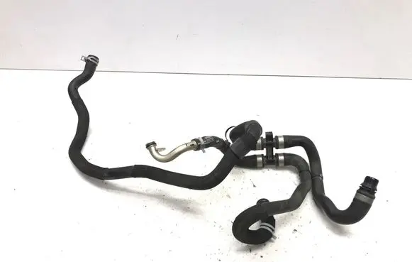 Volvo XC40 Engine coolant pipe/hose 32324802
