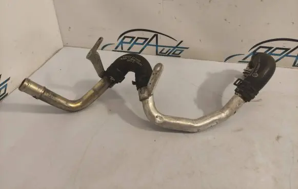 Coolant pipe/hose