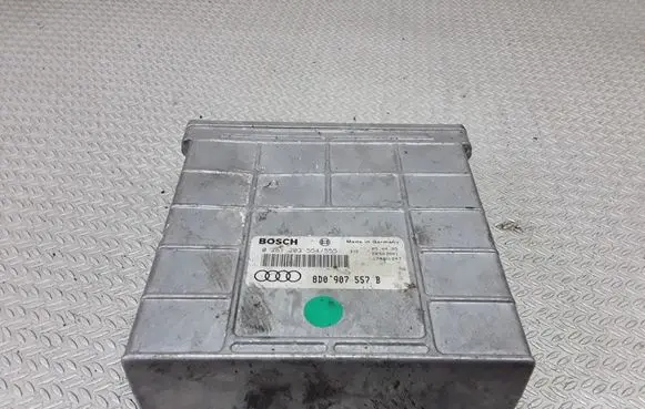 Audi A4 S4 B5 8D Engine control unit/module 0261203554 8D0907557B