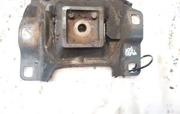 Volvo V50 Engine mount bracket 349249l