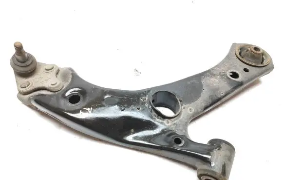 Toyota C-HR I Front lower control arm/wishbone