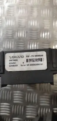 Volvo XC70 Fuse module 08679899
