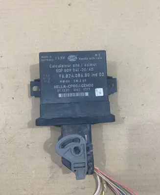 Citroen C4 I Picasso Light module LCM 9682408680 5DF00904120