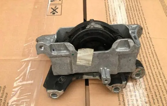 Ford Kuga III Engine mount bracket LX636F012AC