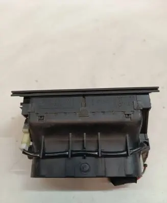 BMW 5 E39 Dash center air vent grill 8376150