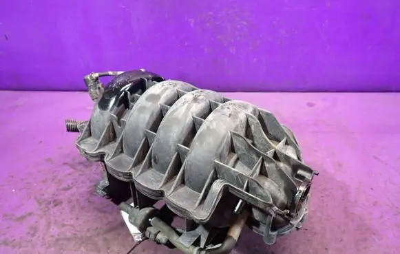Volkswagen Golf IV Intake manifold
