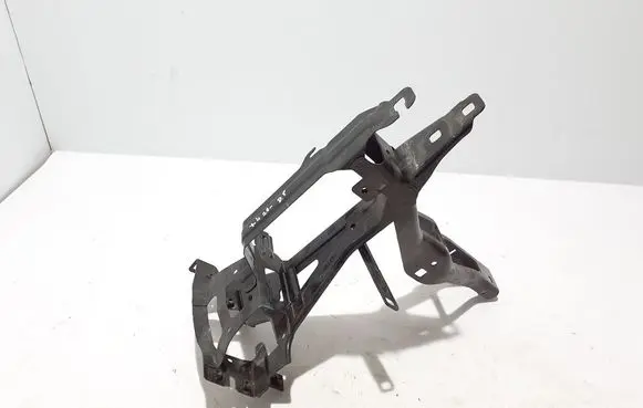 BMW X4M F98 Headlight/headlamp mounting bracket 7400114