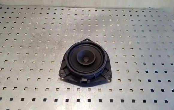 Toyota Avensis T250 Rear door speaker 8616002380
