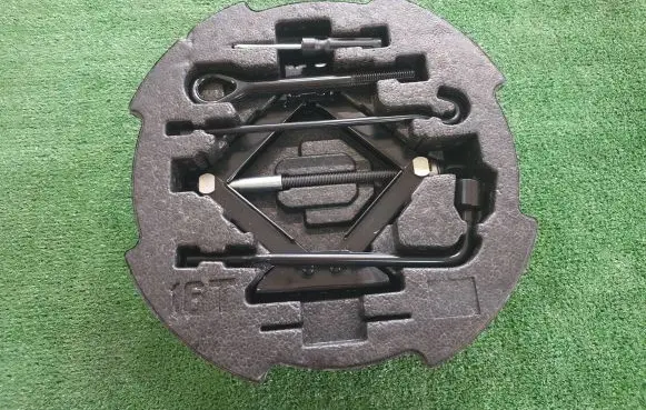 Hyundai i30 Tool set 09100G4100