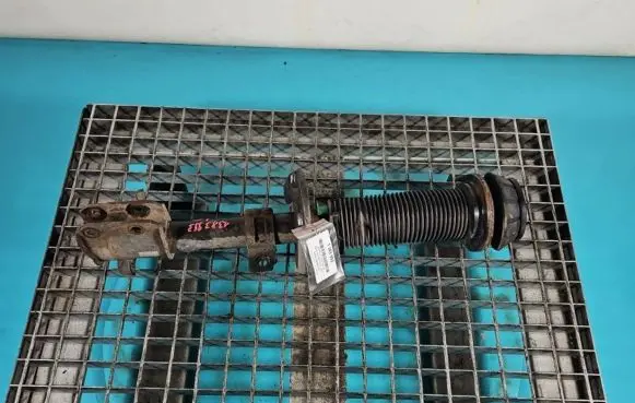 Front shock absorber/damper