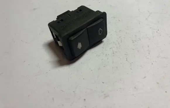 BMW 5 E39 Electric window control switch 8368974