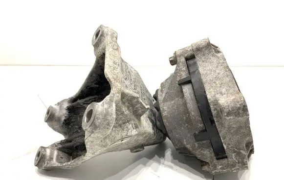 BMW 3 GT F34 Engine mounting bracket 6859416