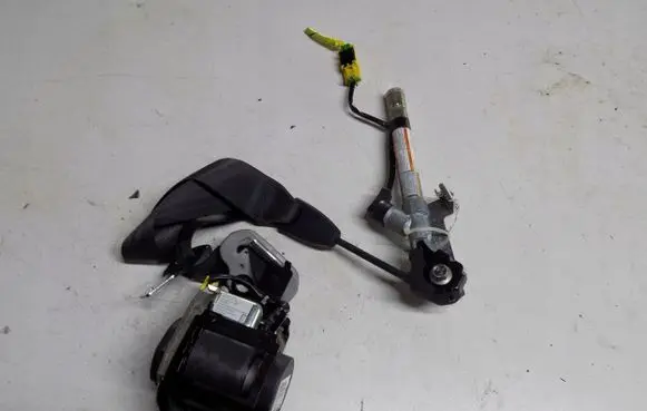 Honda FR-V Seat belt trim NH684P