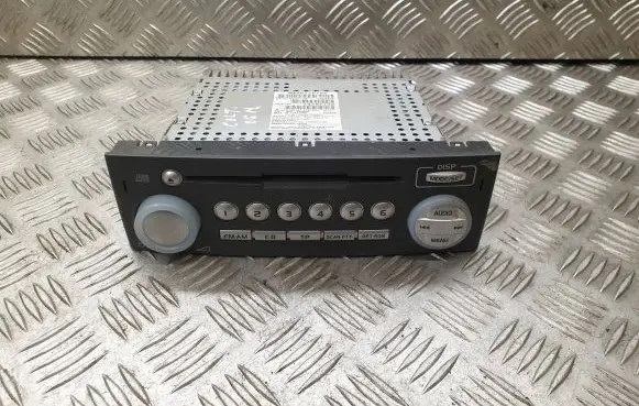 Mitsubishi Colt Radio/CD/DVD/GPS head unit MR587702HB