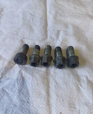Volkswagen PASSAT B8 Nuts/bolts 