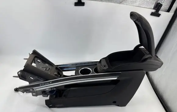 Opel Zafira C Center console 