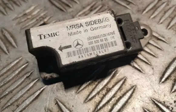 Mercedes-Benz C W202 Airbag deployment crash/impact sensor 0008209926