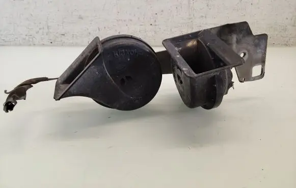 BMW 5 E60 E61 Horn signal 0092018