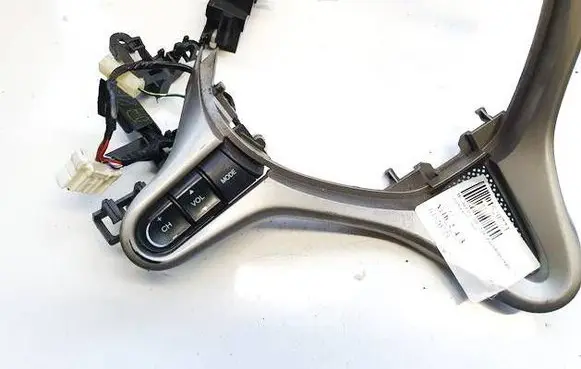Steering wheel buttons/switches