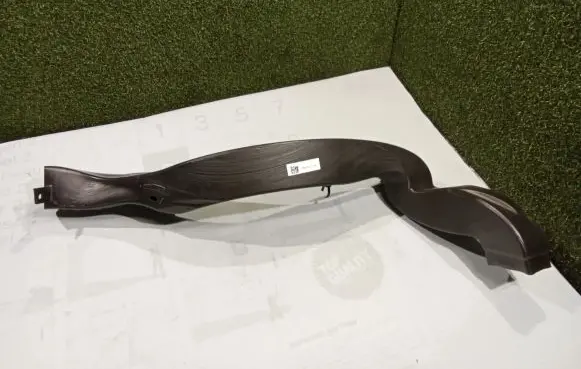 Land Rover Defender Air intake duct part L8B210C826AB L8B210C826