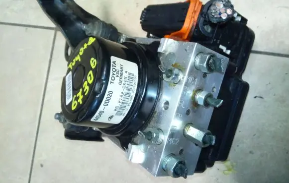 Toyota Yaris ABS Pump 445400D020 895410D100 NE67306