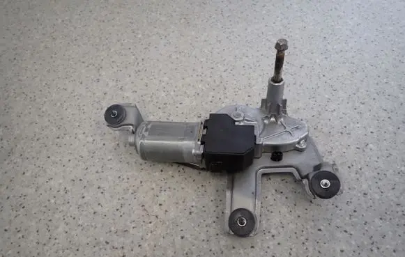 Toyota Corolla Verso AR10 Wiper motor 