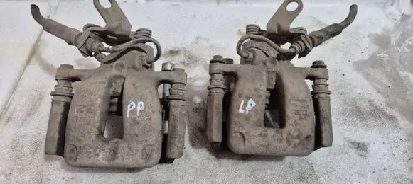 Skoda Superb B6 (3T) Rear brake caliper