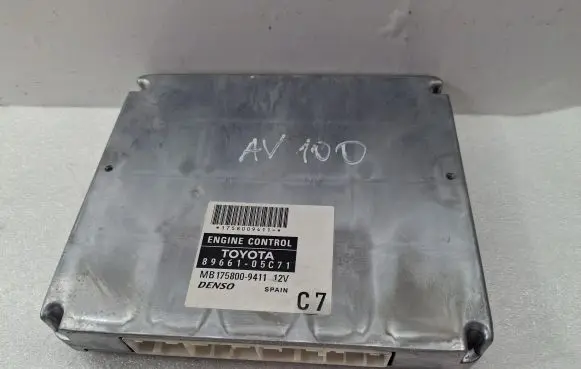 Toyota Avensis T250 Engine control unit/module MB1758009411 8966105C71