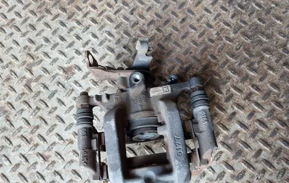 Opel Mokka X Rear brake caliper 42359086