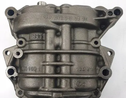 Mercedes-Benz C W203 Oil pump 