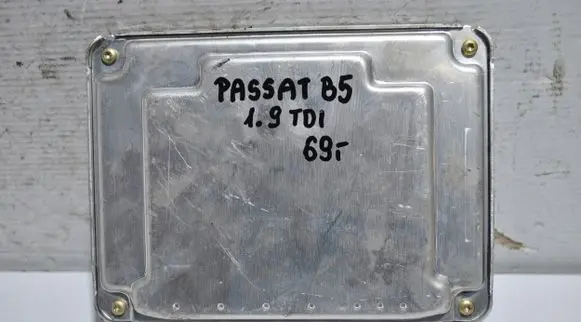 Volkswagen PASSAT B5 Engine control unit/module 038906019EK