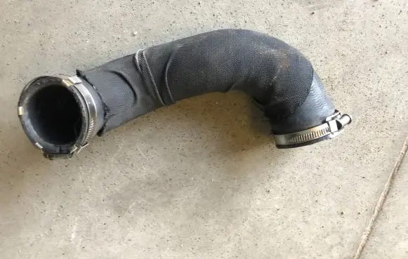 Intercooler hose/pipe