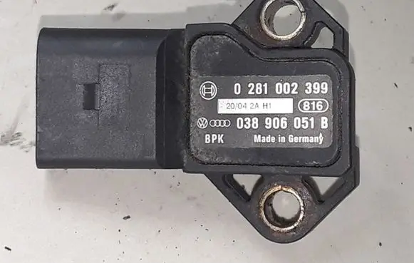 Volkswagen Golf V Air pressure sensor 0281002399 038906051B
