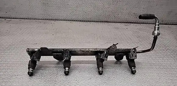 Nissan X-Trail T30 Fuel injectors set FBJC101 0012Z19