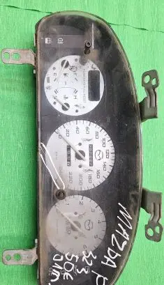 Mazda 323 F Speedometer (instrument cluster) 769809783