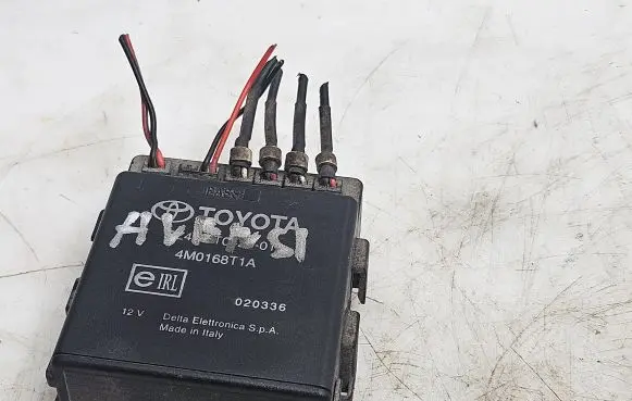 Toyota Avensis T250 Parking PDC control unit/module 4M0168T1A