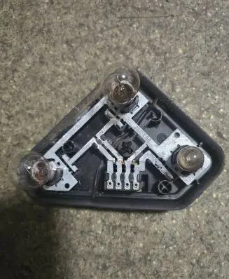 BMW 5 E39 Tail light bulb cover holder 8371325