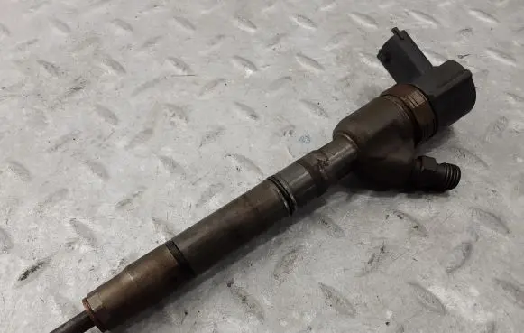 KIA Optima Fuel injector 338002A800 0445110411