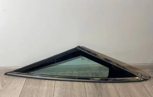 Ford S-MAX Front triangle window/glass EM2BR29711 R29711AH
