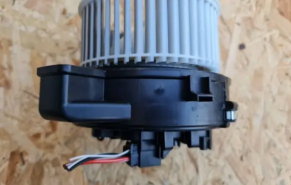 Volvo XC90 Heater fan/blower 0130309504 DG576004 F011500112