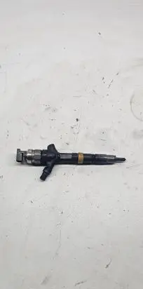 Fuel injector