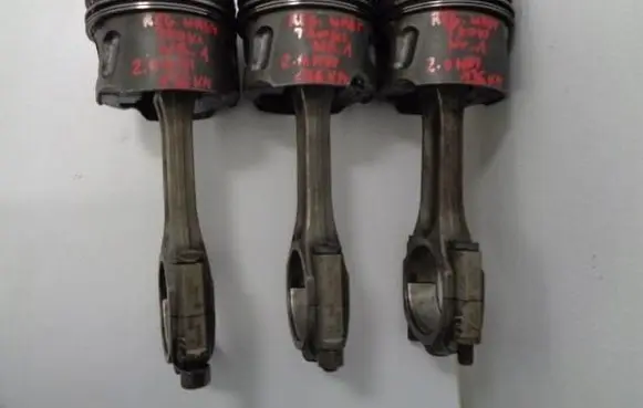 Ford Kuga I Piston